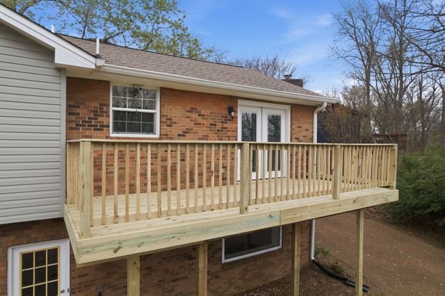 821 Luxemburg Dr, Hermitage, TN 37076