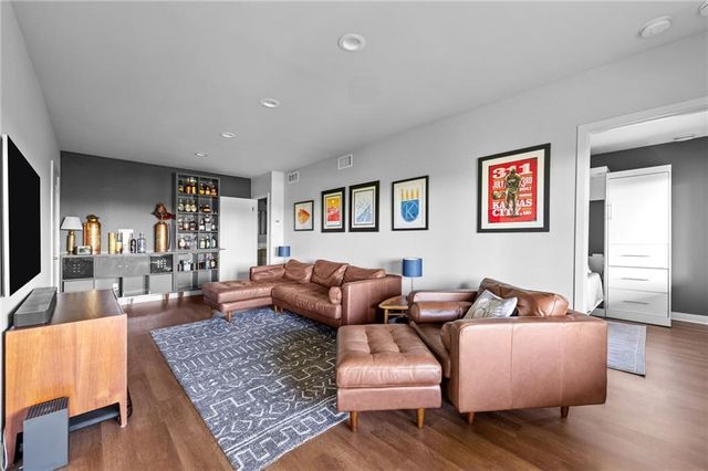 3728 Thompson Circle, Kansas City, KS 66103