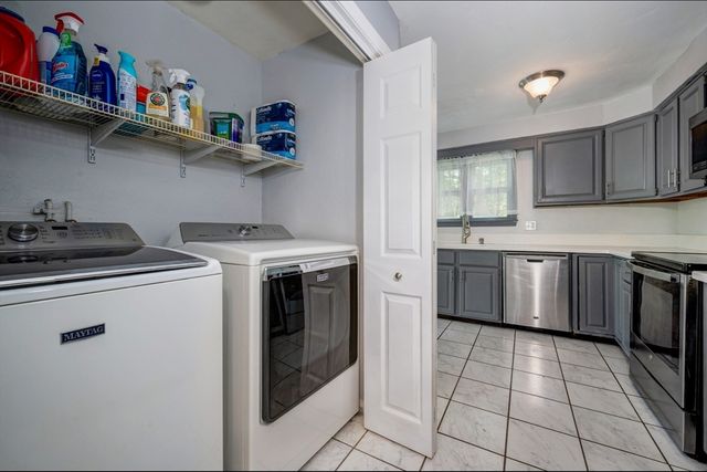 138 Malinda Dr, Abington, MA 02351