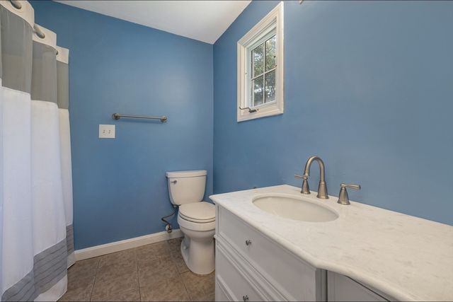 138 Malinda Dr, Abington, MA 02351