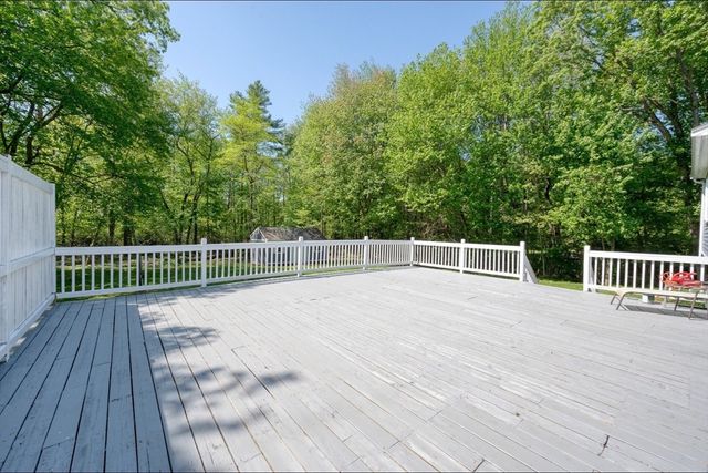 138 Malinda Dr, Abington, MA 02351
