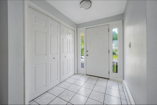 138 Malinda Dr, Abington, MA 02351