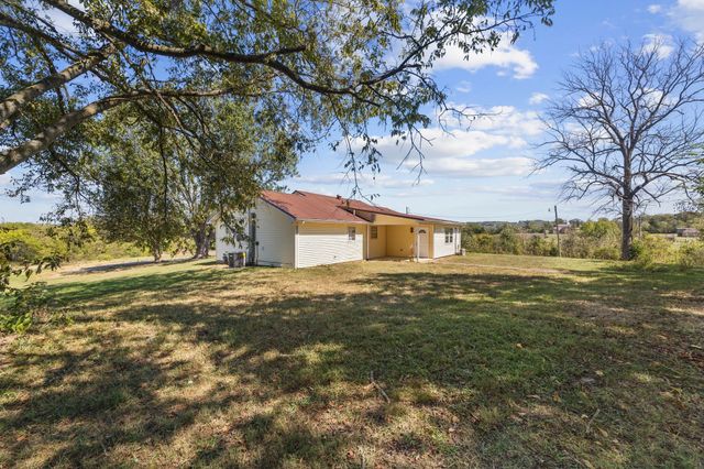 240 Neal Rd, Watertown, TN 37184