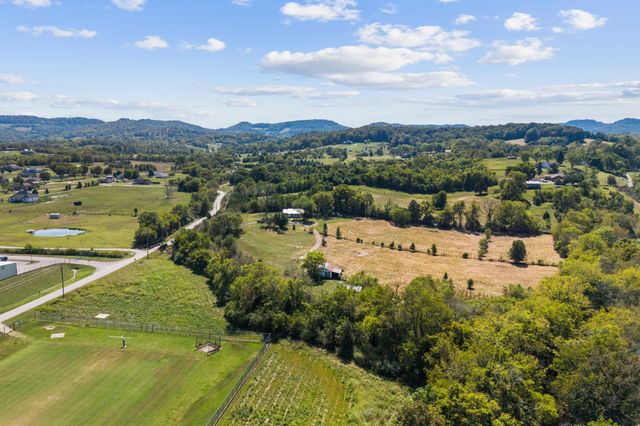 240 Neal Rd, Watertown, TN 37184