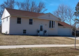 400 Country Lane, Streamwood, IL 60107