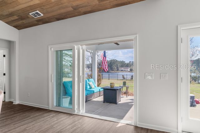 1670 Osprey Lake Cir, Hardeeville, SC 29927