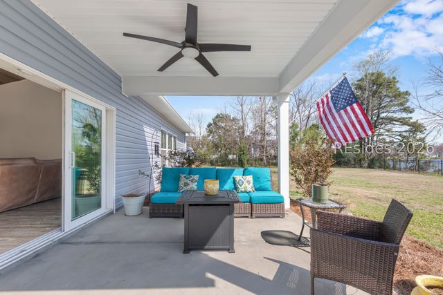 1670 Osprey Lake Cir, Hardeeville, SC 29927