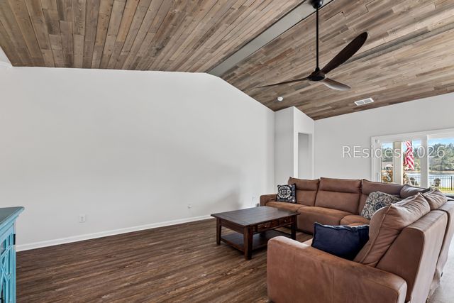 1670 Osprey Lake Cir, Hardeeville, SC 29927