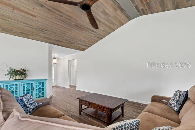 1670 Osprey Lake Cir, Hardeeville, SC 29927