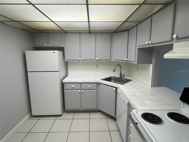 2755 COCONUT BAY LN LANE 128, Sarasota, FL 34237