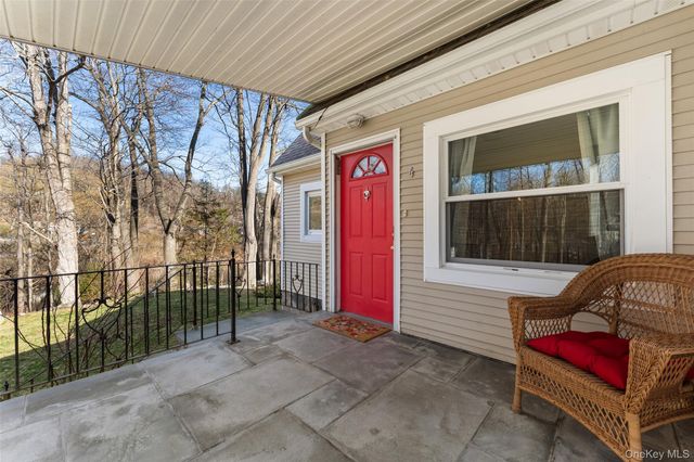 4 S Lake Drive, Patterson, NY 12563