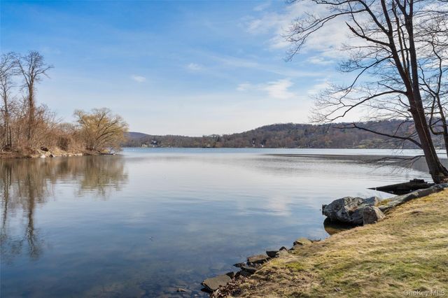4 S Lake Drive, Patterson, NY 12563