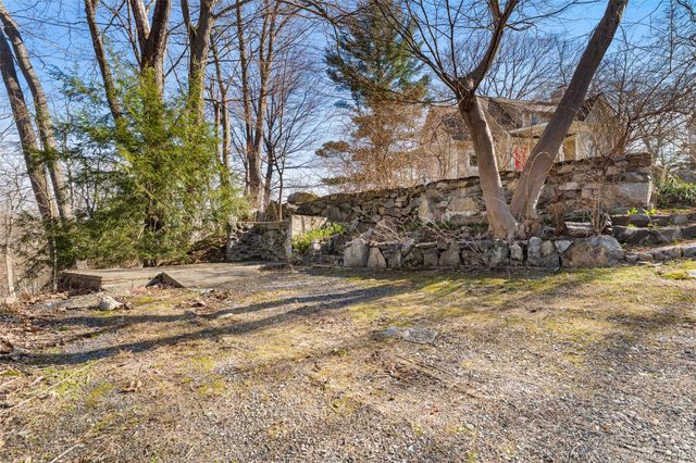 4 S Lake Drive, Patterson, NY 12563