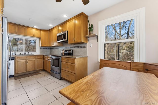 4 S Lake Drive, Patterson, NY 12563