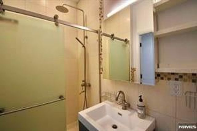 228 Maple Street 2, Weehawken, NJ 07086