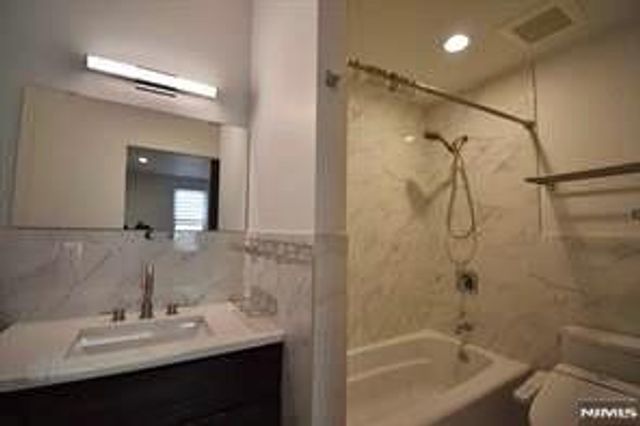 228 Maple Street 2, Weehawken, NJ 07086