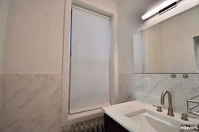 228 Maple Street 2, Weehawken, NJ 07086