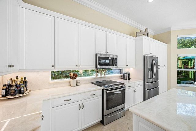 7518 Carmela Way, Delray Beach, FL 33446