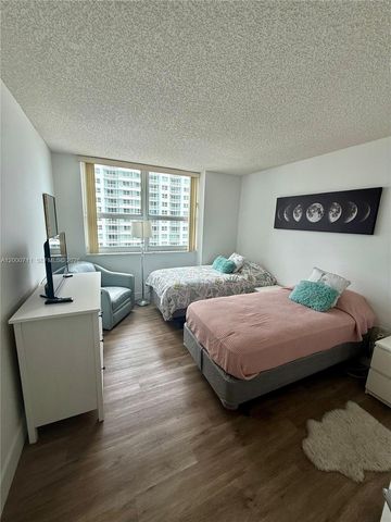 1155 Brickell Bay Dr 1702, Miami, FL 33131