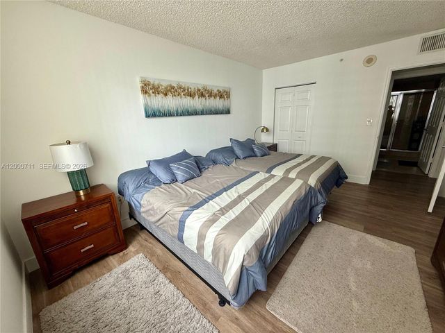 1155 Brickell Bay Dr 1702, Miami, FL 33131