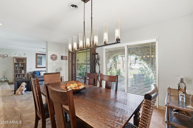 19 E CANTERBURY Court, Phoenix, AZ 85022