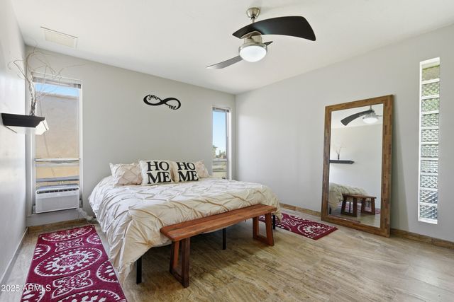 19 E CANTERBURY Court, Phoenix, AZ 85022