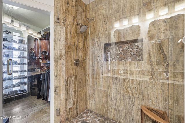 19 E CANTERBURY Court, Phoenix, AZ 85022