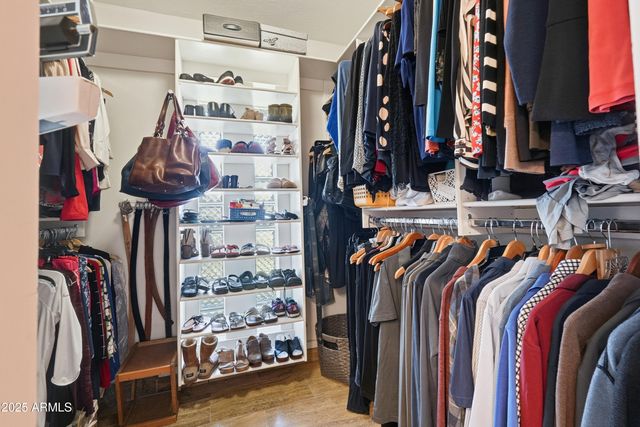 19 E CANTERBURY Court, Phoenix, AZ 85022