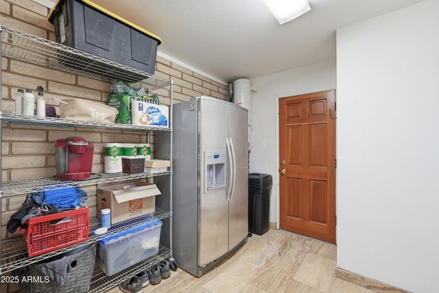 19 E CANTERBURY Court, Phoenix, AZ 85022