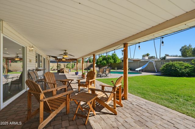 19 E CANTERBURY Court, Phoenix, AZ 85022