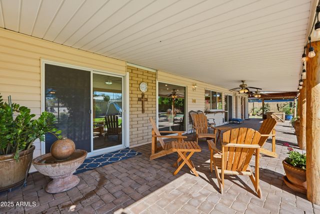 19 E CANTERBURY Court, Phoenix, AZ 85022