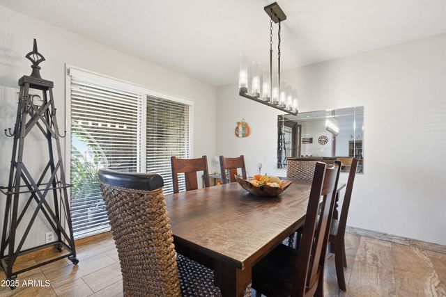 19 E CANTERBURY Court, Phoenix, AZ 85022