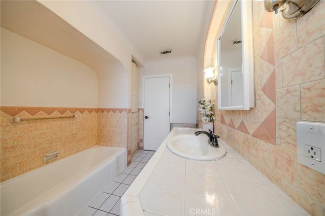 3418 Grand Ave, Huntington Park, CA 90255