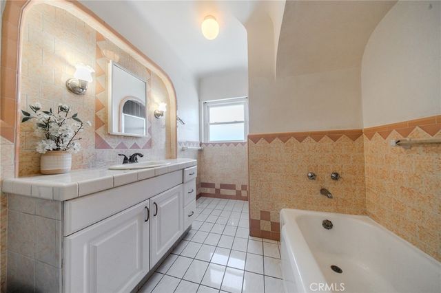 3418 Grand Ave, Huntington Park, CA 90255