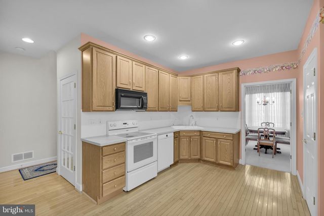 801 DORSET RD, Allentown, PA 18104