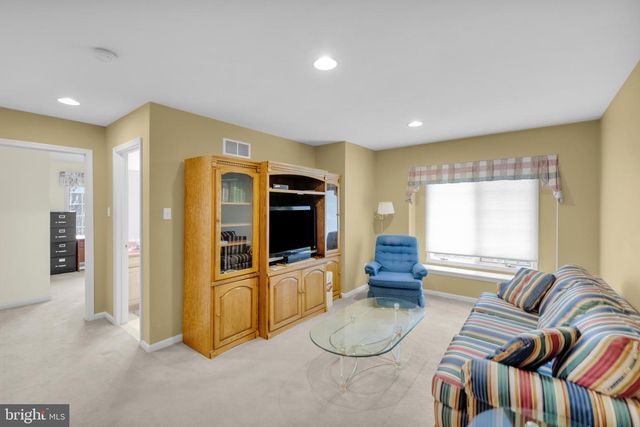 801 DORSET RD, Allentown, PA 18104