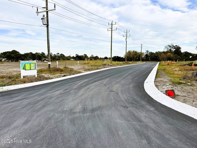 2401 Ferabee Street, Morehead City, NC 28557