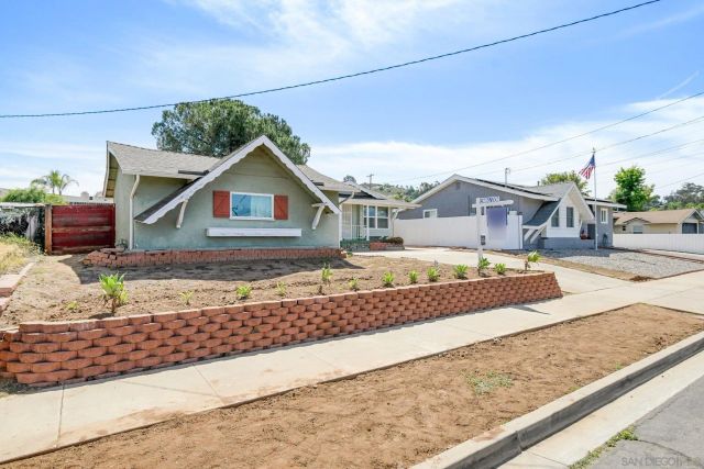 877 Alveda Avenue, El Cajon, CA 92019