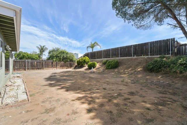 877 Alveda Avenue, El Cajon, CA 92019