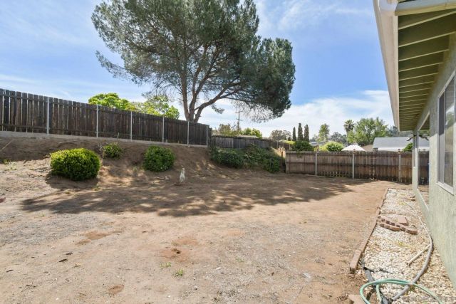 877 Alveda Avenue, El Cajon, CA 92019