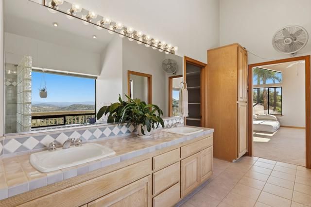 13005 Via Suena, Valley Center, CA 92082