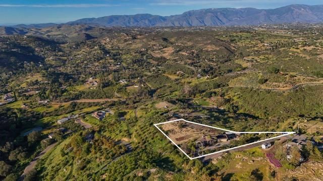 13005 Via Suena, Valley Center, CA 92082