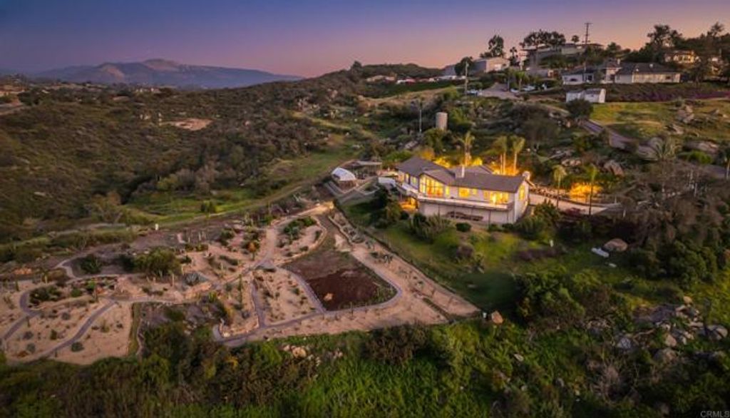 13005 Via Suena, Valley Center, CA 92082