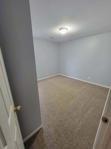 4879 N MONTGOMERY DR, Columbia, MO 65202