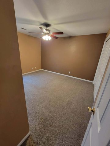 4879 N MONTGOMERY DR, Columbia, MO 65202