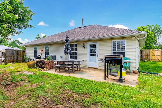 4879 N MONTGOMERY DR, Columbia, MO 65202