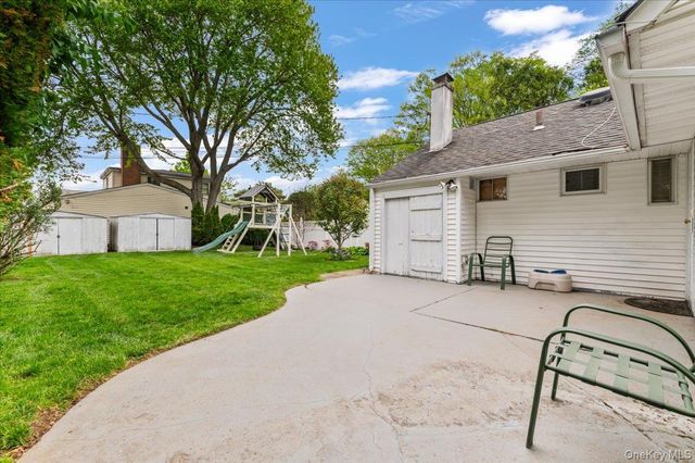 57 Meeting Lane, Hicksville, NY 11801