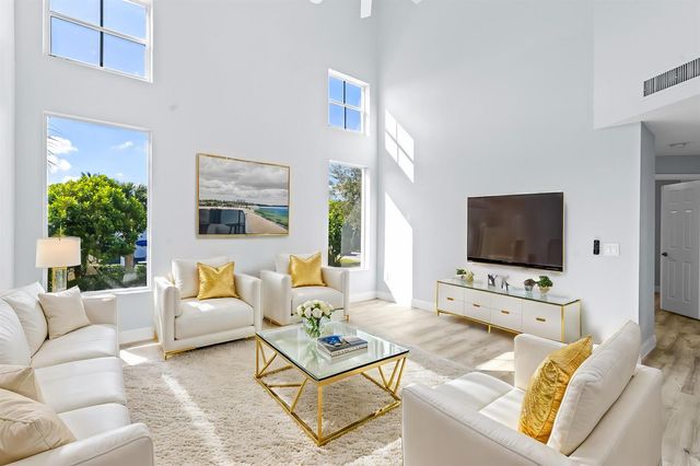 4903 CHANCELLOR Drive 23, Jupiter, FL 33458
