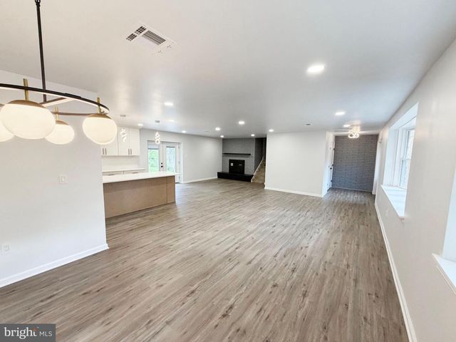 318 MARIENSTEIN RD, Ottsville, PA 18942