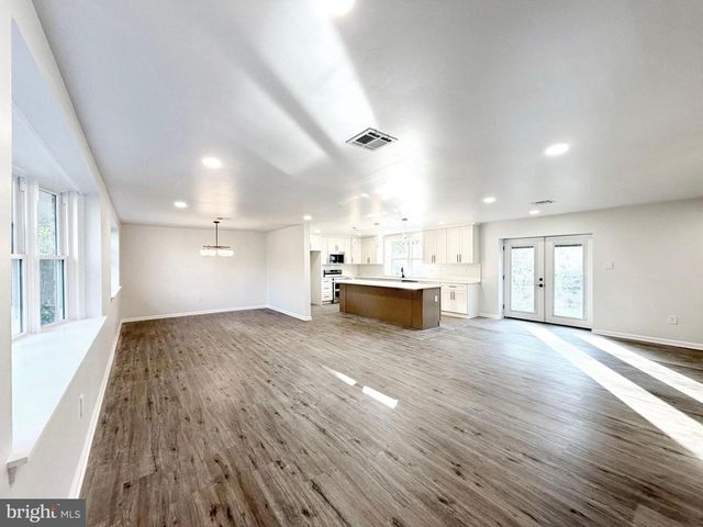 318 MARIENSTEIN RD, Ottsville, PA 18942